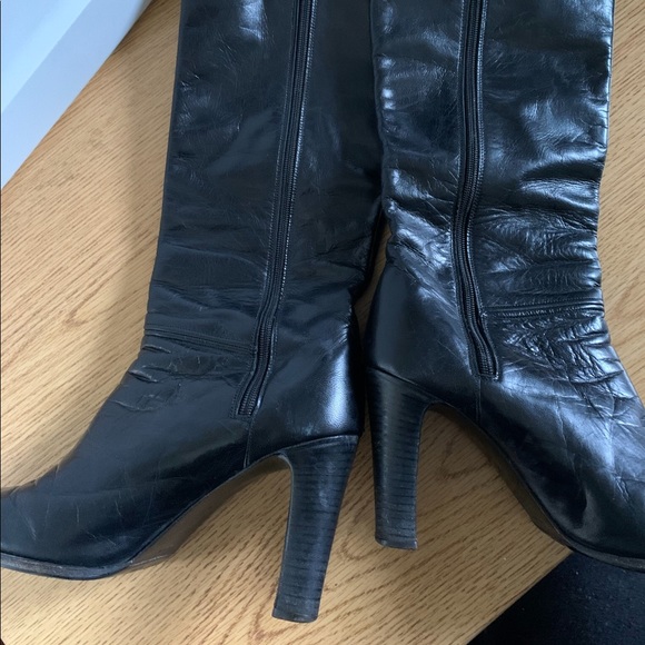 leather boots and other heel 🟥 - Picture 3 of 9